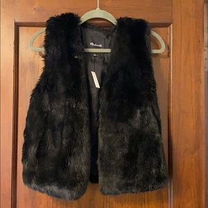 NWT madewell black fur vest small